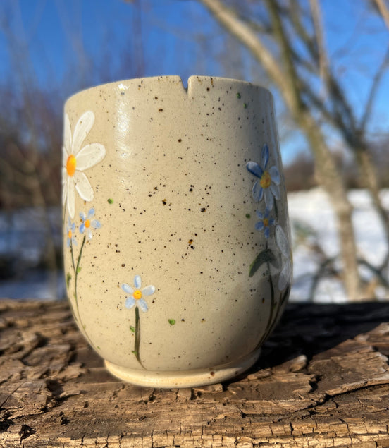 Thekrus med håndmalede blomster - 385 ml.