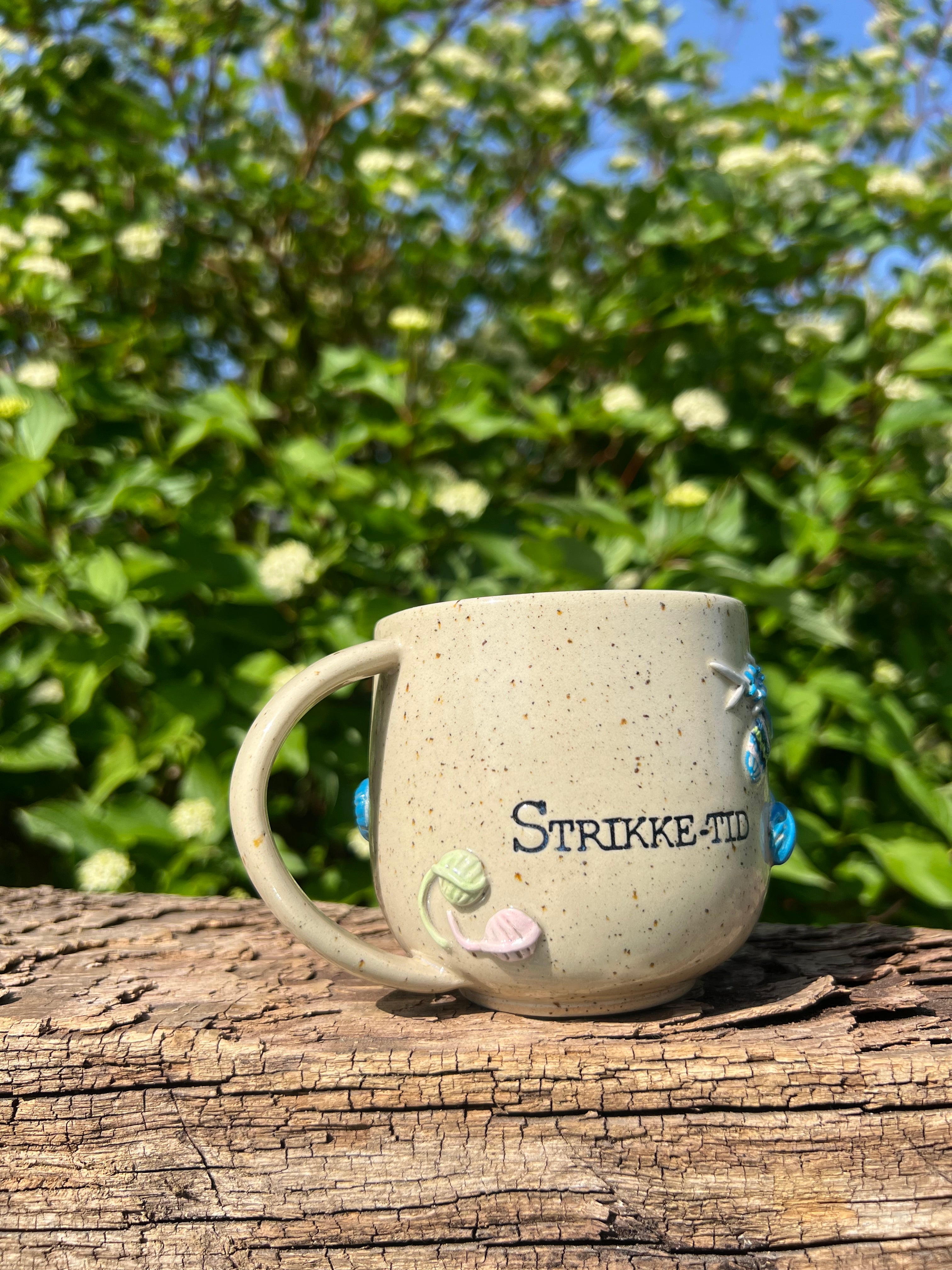 “Strikke-tid” kop m. hank - 390 ml.