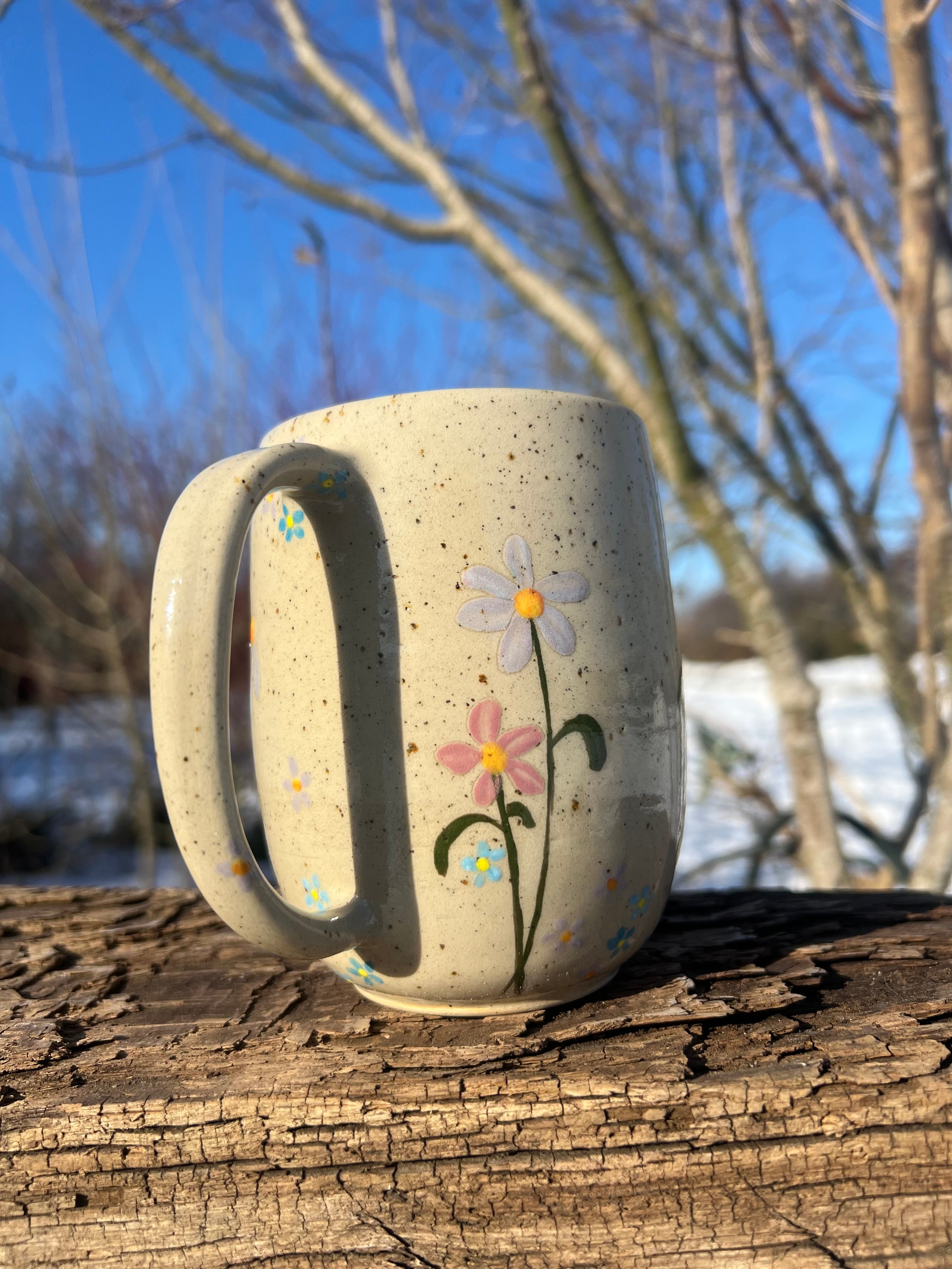 Stort Thekrus med håndmalede blomster - 525 ml.