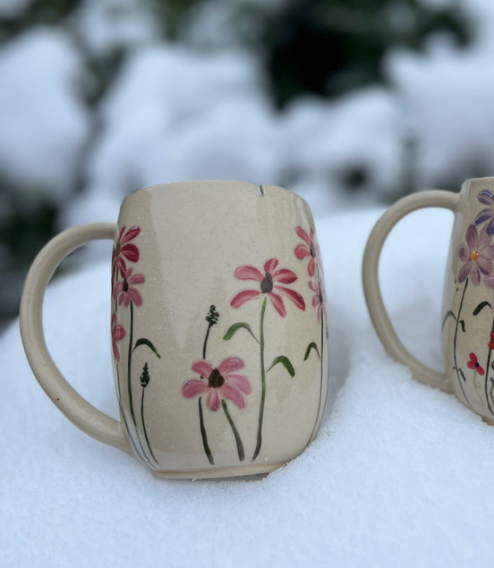 Stort Thekrus med håndmalede blomster - 500 ml.