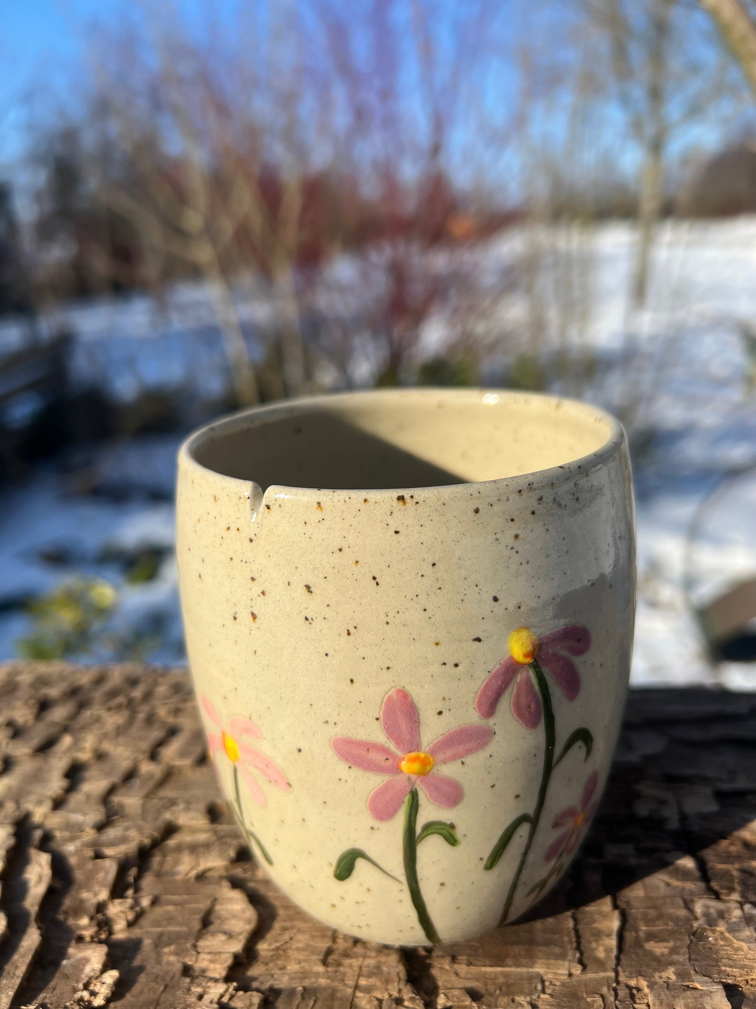 Stort Thekrus med håndmalede blomster - 450 ml.