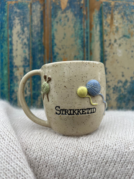 “Strikketid” kop m. hank - 375 ml.