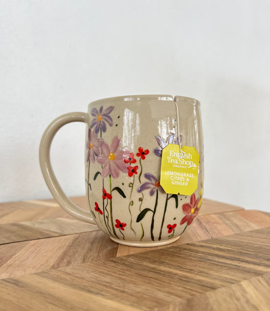 Stort Thekrus med håndmalede blomster - 450 ml.