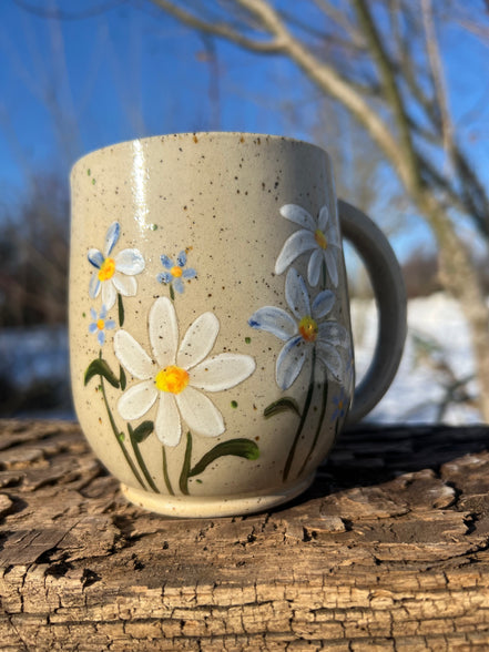 Thekrus med håndmalede blomster - 385 ml.
