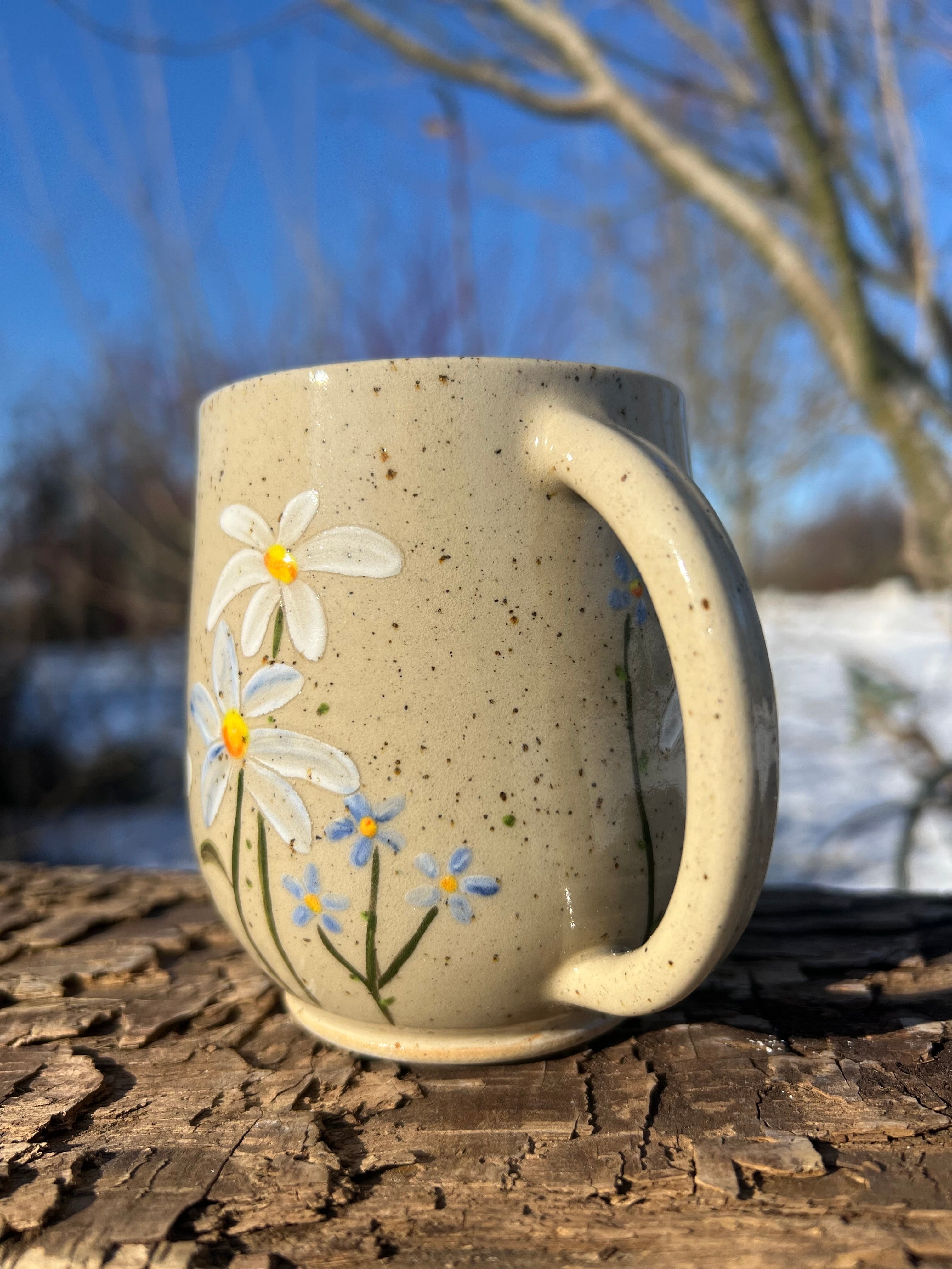 Thekrus med håndmalede blomster - 385 ml.
