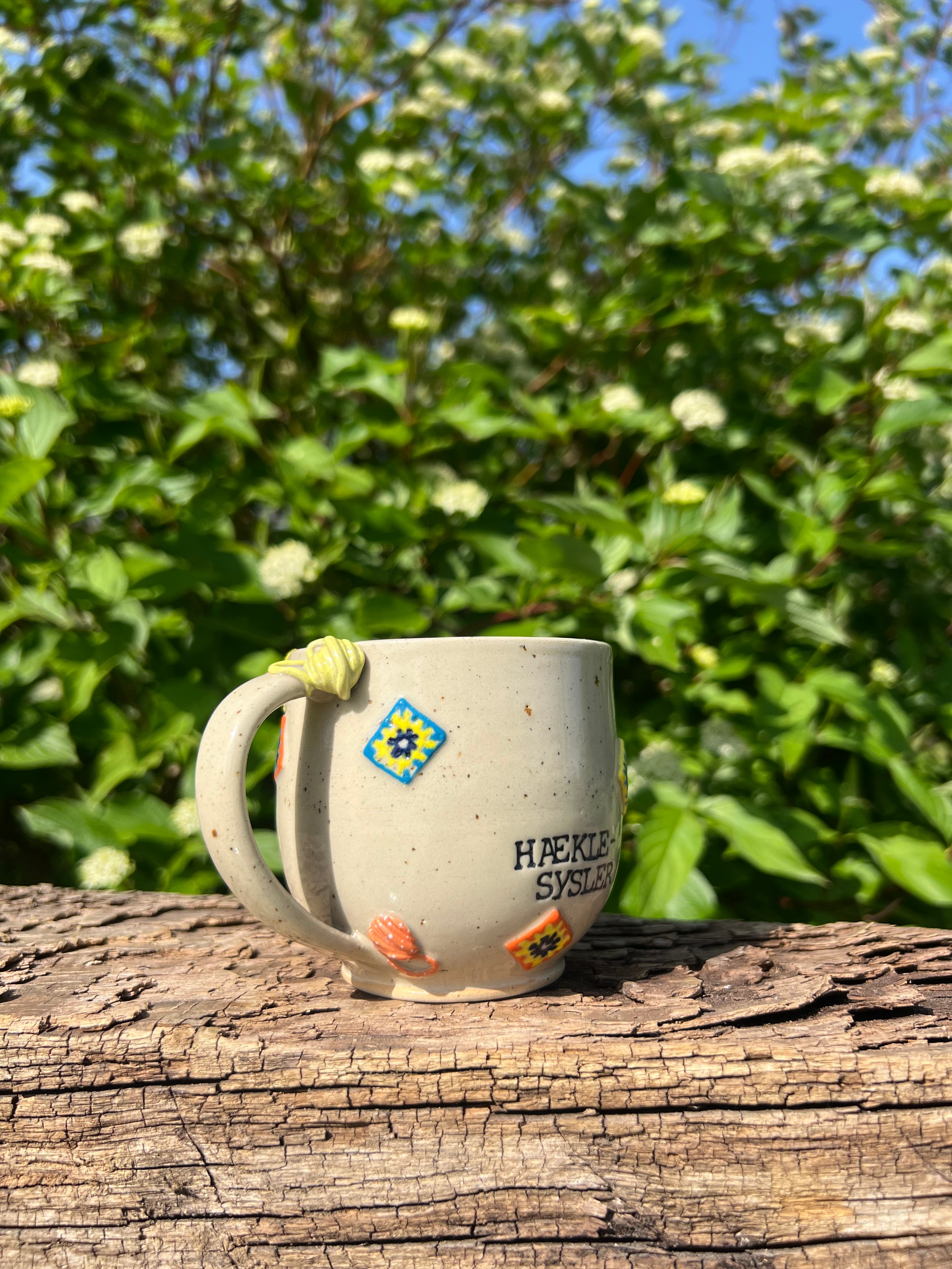 “Hækle-sysler” kop m. hank - 290 ml.
