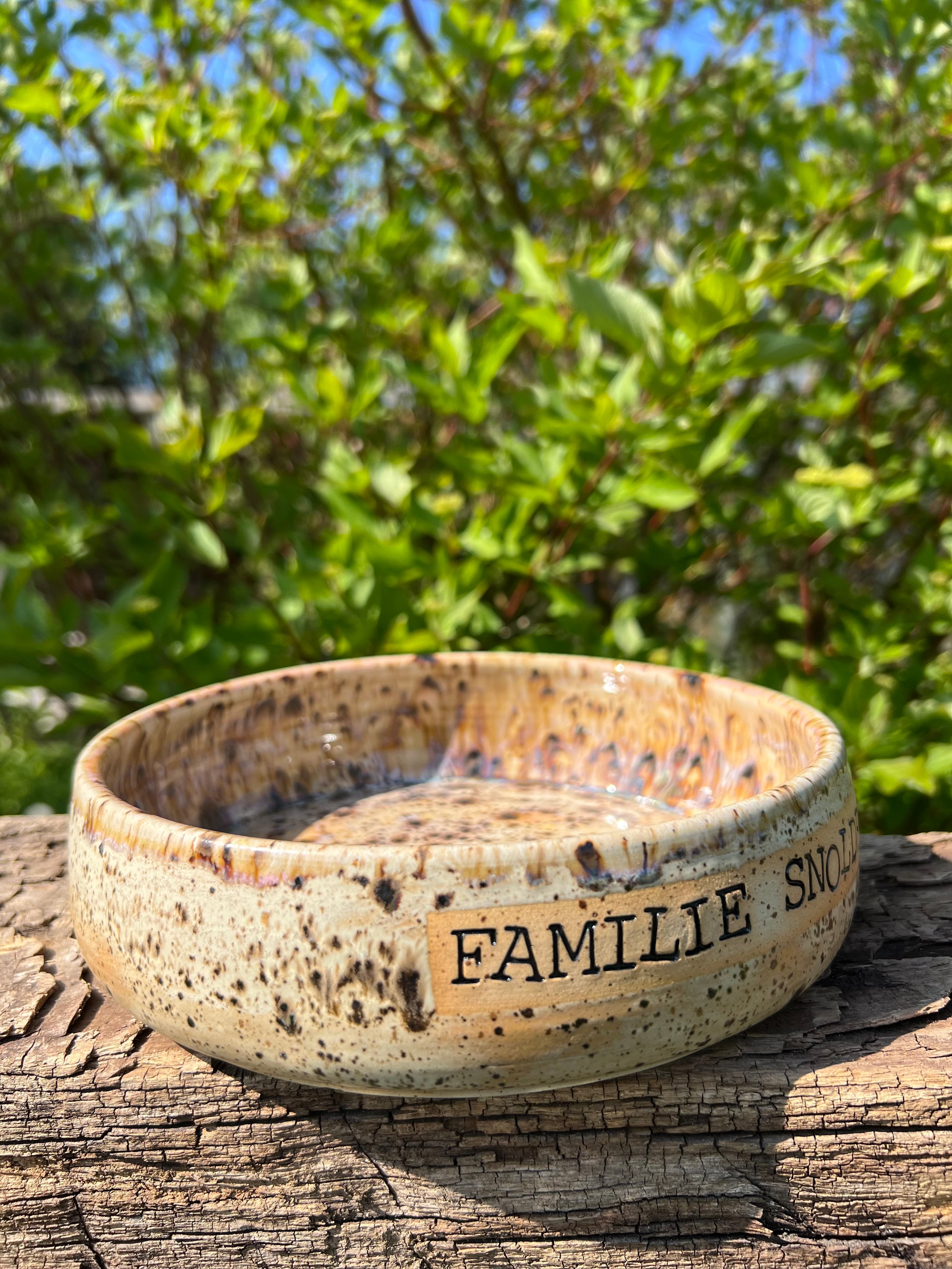 “Familie snolder” - Ø 19,5 • H 5 cm.