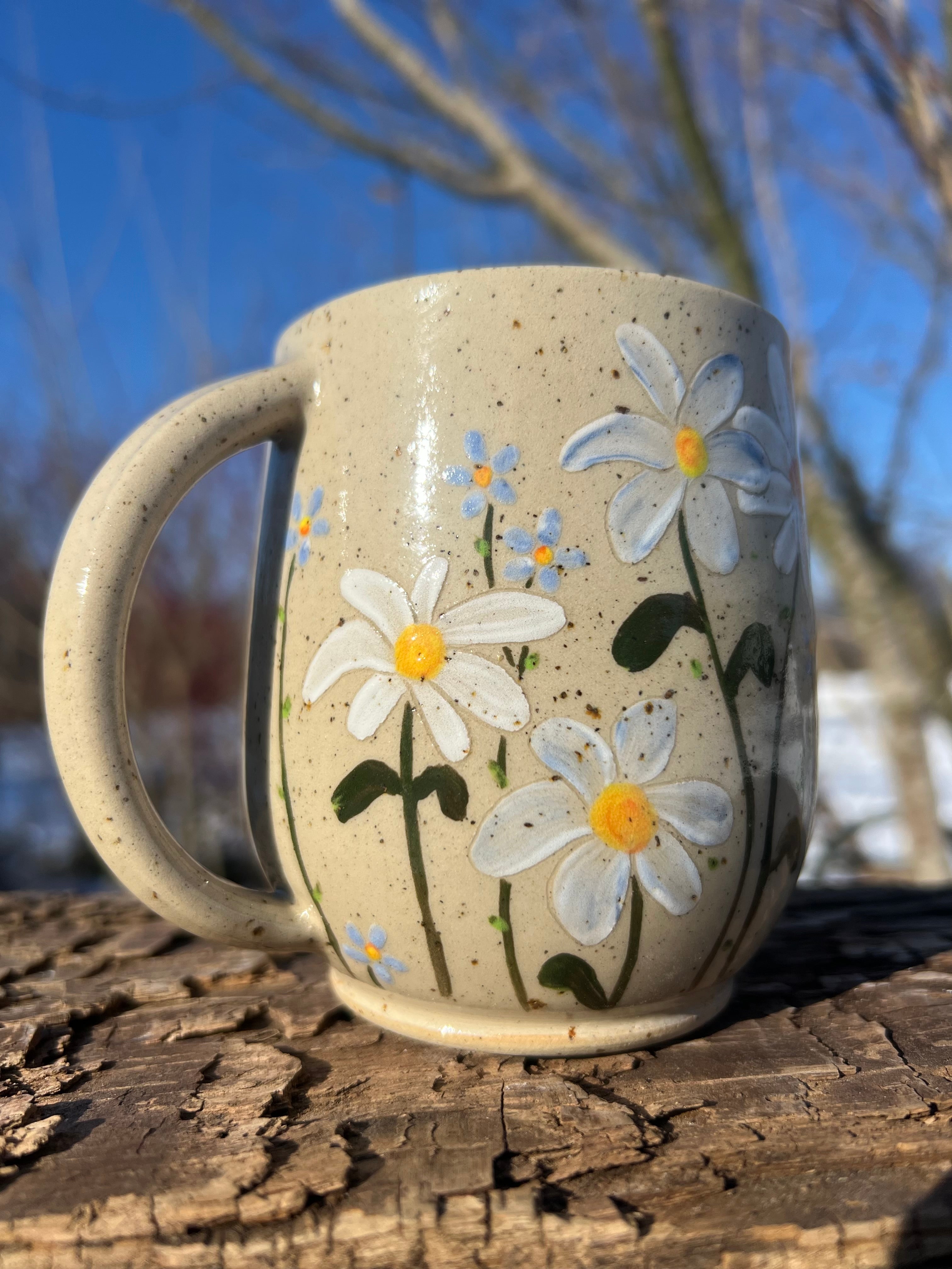Thekrus med håndmalede blomster - 385 ml.
